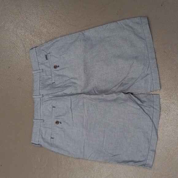 IZOD  SHORTS - Picture 9 of 10